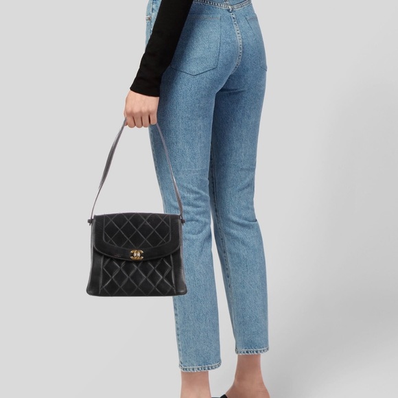 Chanel Diana Shoulder Bag - Picture 2 of 8